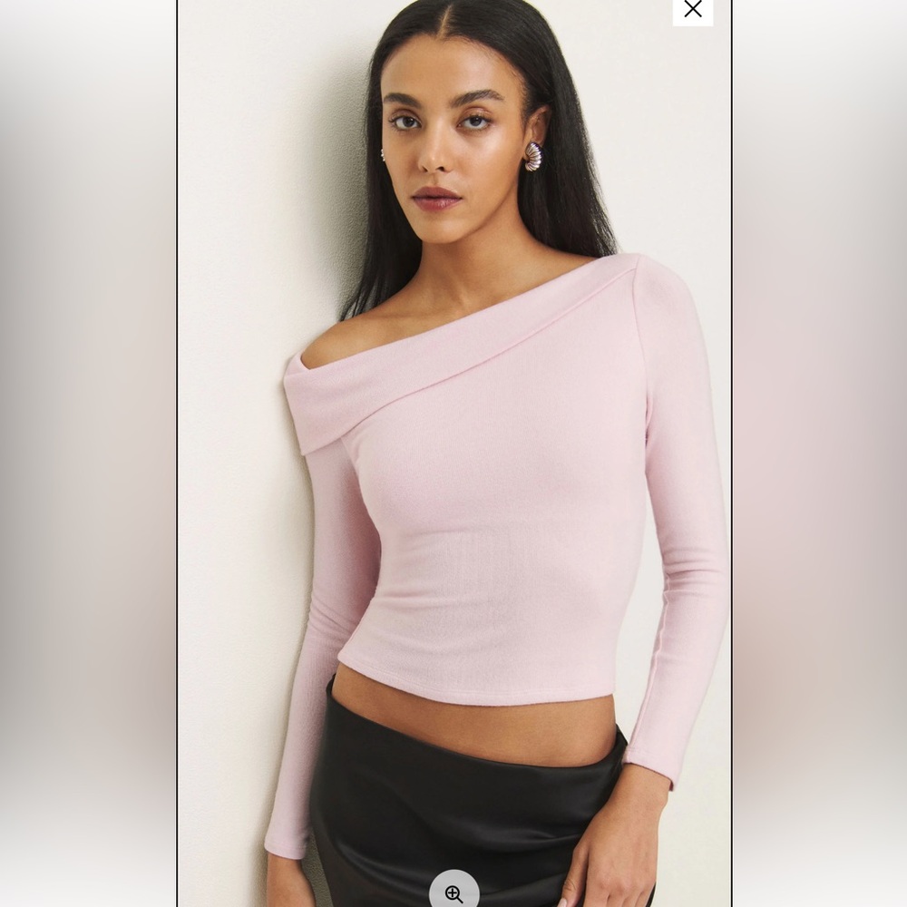 Reformation elio knit top in pear